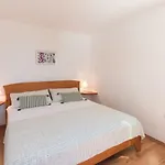 Ivona Apartment *