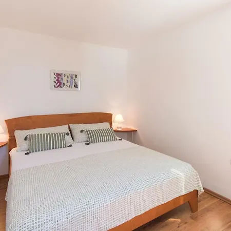Ivona Apartament *